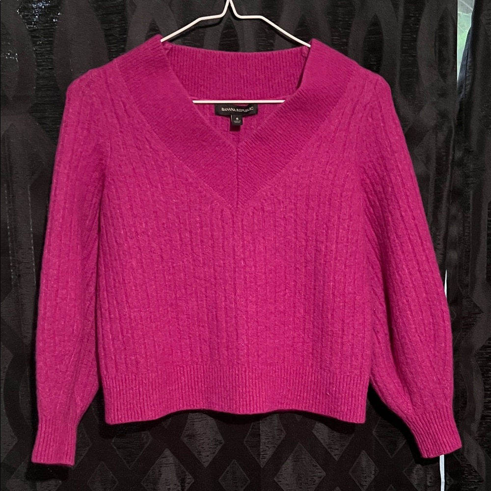 Banana Republic V-Neck Sweater in Vibrant Pink